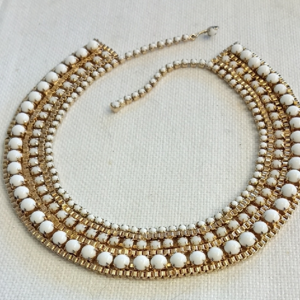 Gold and White Beaded Statement Necklace Set, Maybe Milk Glass? Hobe? Vintage! - Picture 2 of 5
